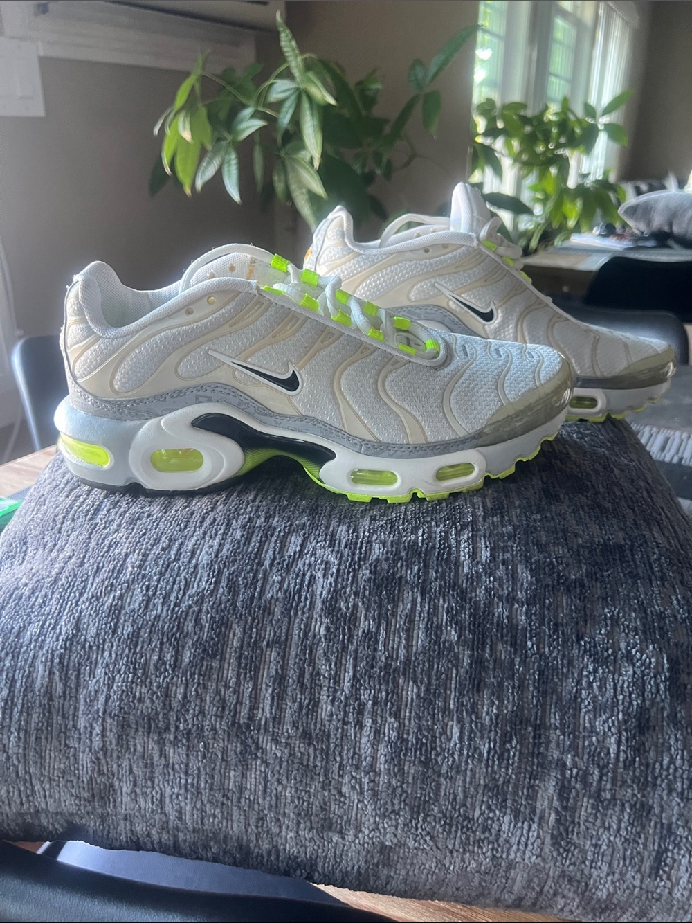 Nike  kids Athletic Sneakers 5Y